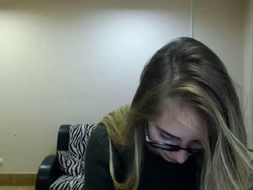 emilllyhooot chaturbate