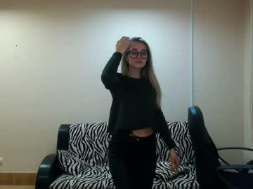 emilllyhooot chaturbate