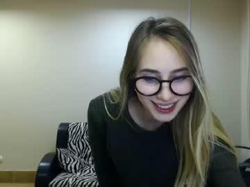 emilllyhooot chaturbate