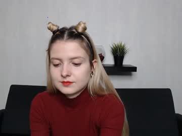 julie_holiday chaturbate