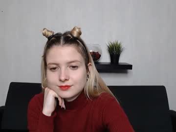 julie_holiday chaturbate