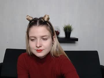 julie_holiday chaturbate